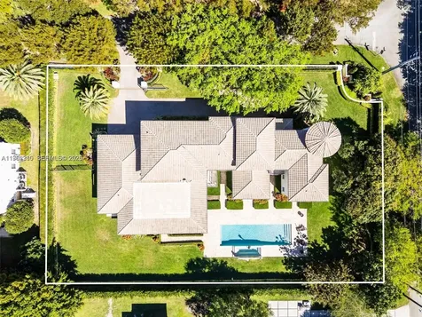 9076 SW 59th Court Pinecrest FL 33156