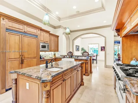 9076 SW 59th Court Pinecrest FL 33156