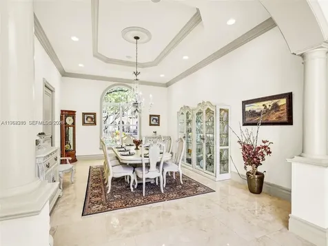 9076 SW 59th Court Pinecrest FL 33156