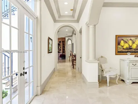 9076 SW 59th Court Pinecrest FL 33156