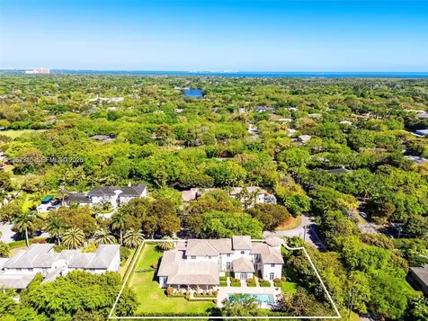 9076 SW 59th Court Pinecrest FL 33156