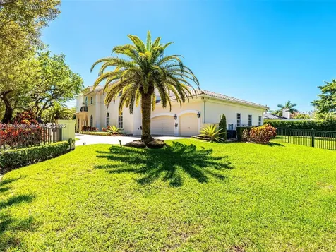 9076 SW 59th Court Pinecrest FL 33156