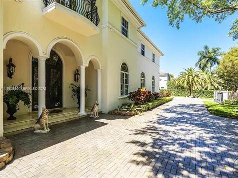 9076 SW 59th Court Pinecrest FL 33156
