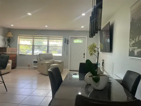 35 Camden West Palm Beach FL 33417