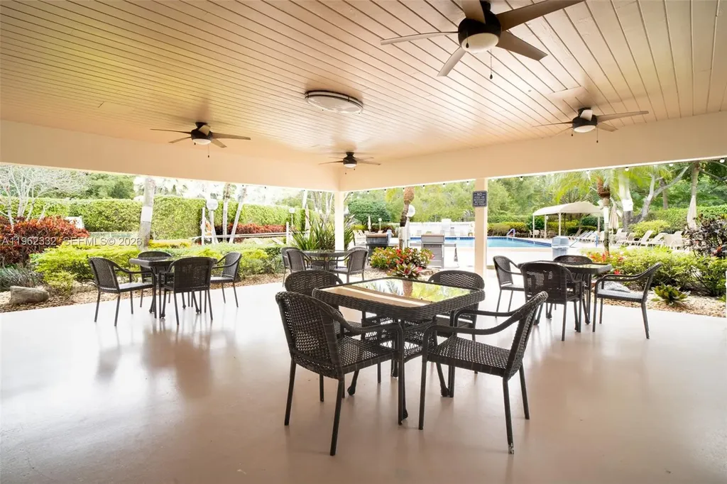 3510 Oaks Way Pompano Beach FL 33069