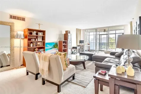 3510 Oaks Way Pompano Beach FL 33069