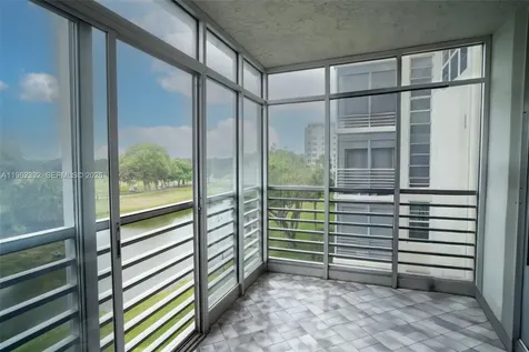 3510 Oaks Way Pompano Beach FL 33069