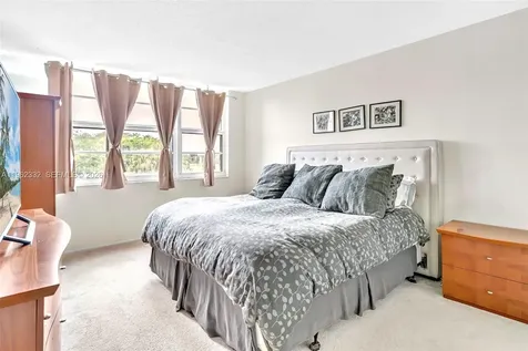 3510 Oaks Way Pompano Beach FL 33069