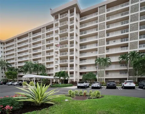 3510 Oaks Way Pompano Beach FL 33069