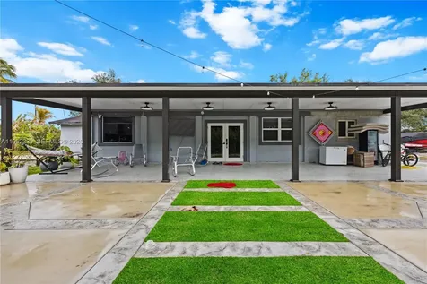33300 SW 212th Avenue Homestead FL 33034