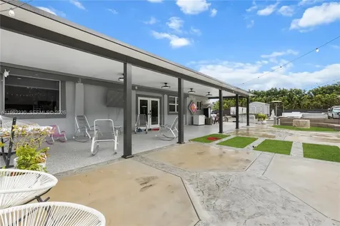 33300 SW 212th Avenue Homestead FL 33034