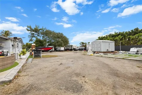 33300 SW 212th Avenue Homestead FL 33034