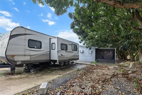 33300 SW 212th Avenue Homestead FL 33034