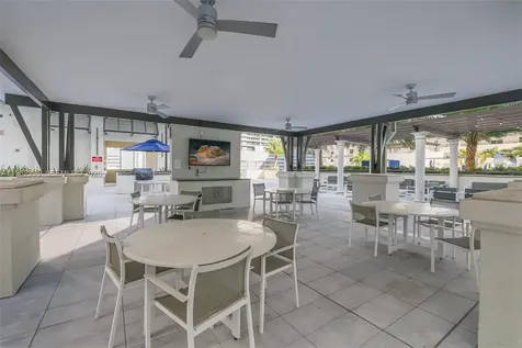 999 SW 1st Avenue Miami FL 33130