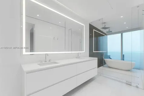 300 N Biscayne Boulevard Way Miami FL 33131