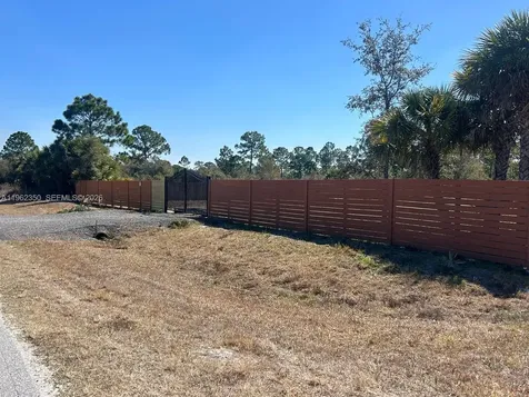 648 Hunting Club Avenue Clewiston FL 33440