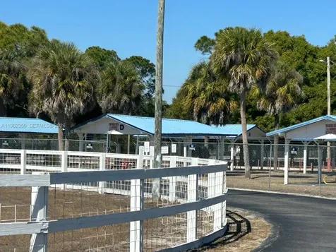 648 Hunting Club Avenue Clewiston FL 33440