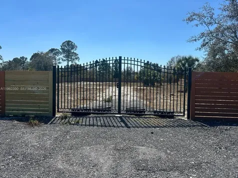 648 Hunting Club Avenue Clewiston FL 33440