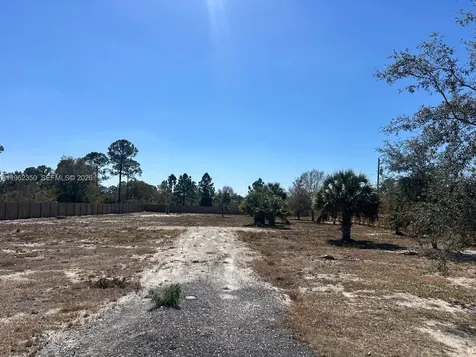 648 Hunting Club Avenue Clewiston FL 33440