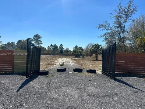 648 Hunting Club Avenue Clewiston FL 33440