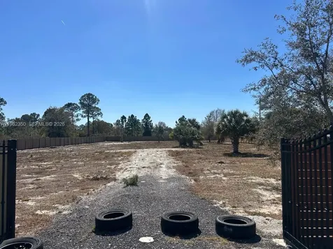 648 Hunting Club Avenue Clewiston FL 33440