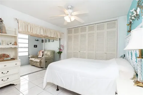 3127 S Ocean Drive Hallandale Beach FL 33009