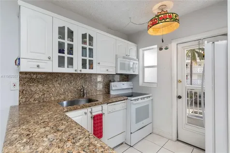 3127 S Ocean Drive Hallandale Beach FL 33009