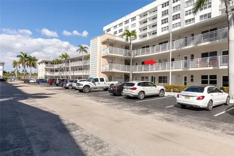 3127 S Ocean Drive Hallandale Beach FL 33009