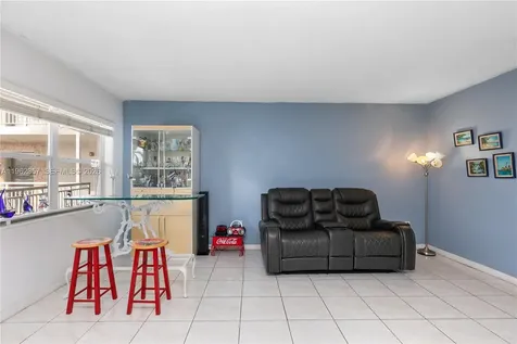 3127 S Ocean Drive Hallandale Beach FL 33009