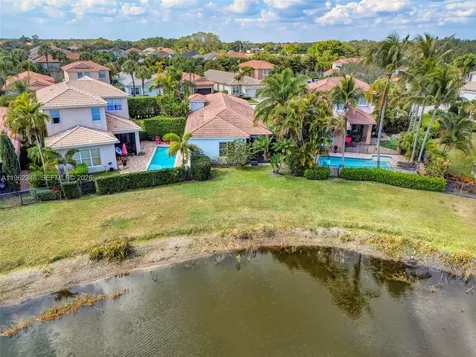240 E Isle Verde Way Palm Beach Gardens FL 33418