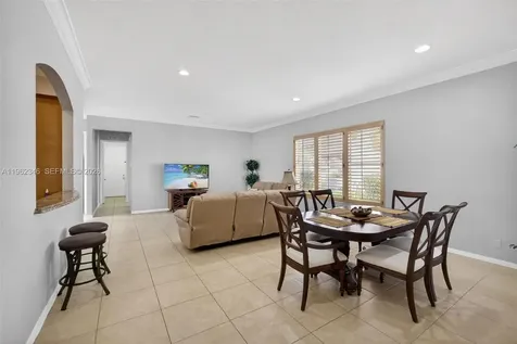 240 E Isle Verde Way Palm Beach Gardens FL 33418