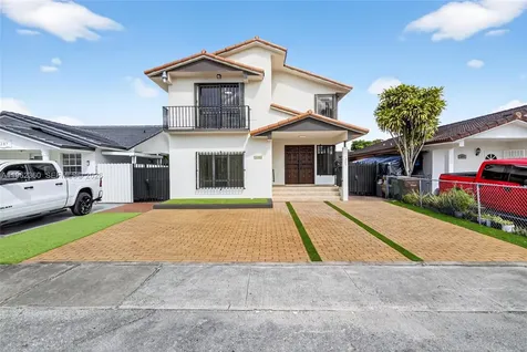 1285 W 42nd Place Hialeah FL 33012