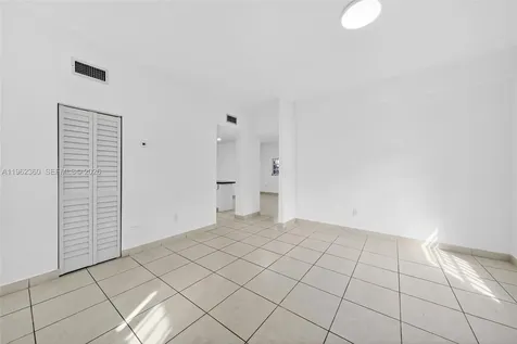 1285 W 42nd Place Hialeah FL 33012