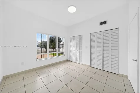 1285 W 42nd Place Hialeah FL 33012