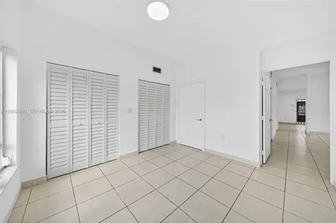 1285 W 42nd Place Hialeah FL 33012