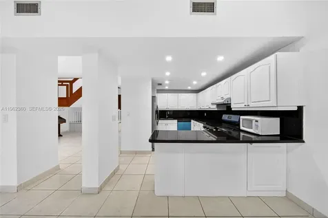 1285 W 42nd Place Hialeah FL 33012