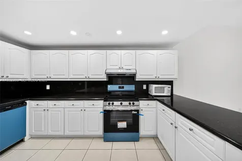 1285 W 42nd Place Hialeah FL 33012