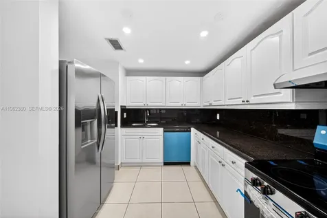 1285 W 42nd Place Hialeah FL 33012