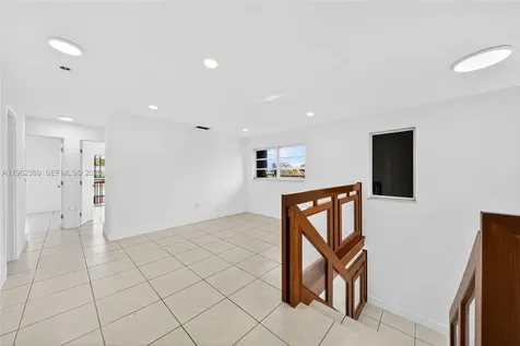 1285 W 42nd Place Hialeah FL 33012