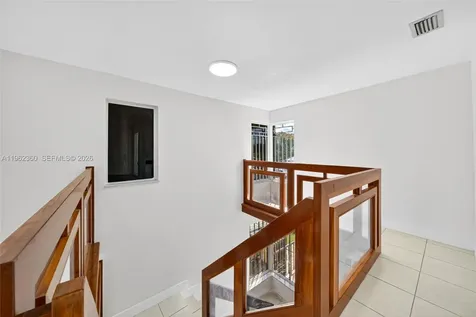 1285 W 42nd Place Hialeah FL 33012