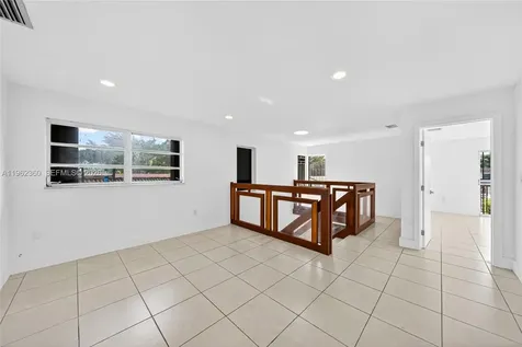 1285 W 42nd Place Hialeah FL 33012