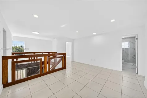 1285 W 42nd Place Hialeah FL 33012