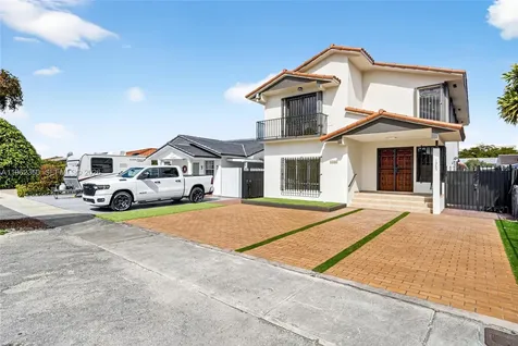 1285 W 42nd Place Hialeah FL 33012