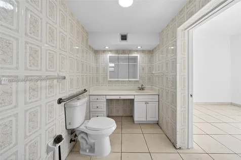 1285 W 42nd Place Hialeah FL 33012