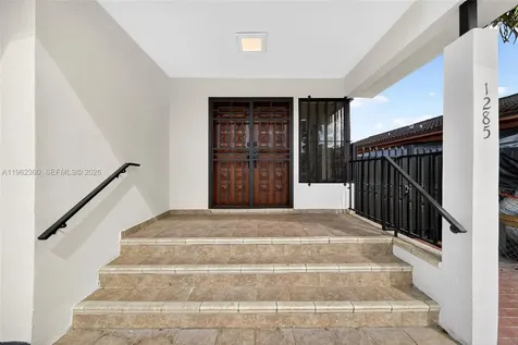 1285 W 42nd Place Hialeah FL 33012