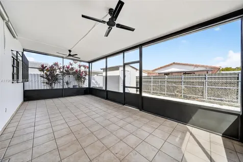 1285 W 42nd Place Hialeah FL 33012