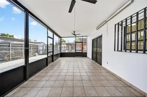 1285 W 42nd Place Hialeah FL 33012