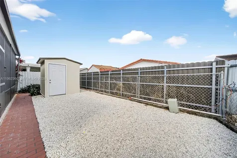 1285 W 42nd Place Hialeah FL 33012
