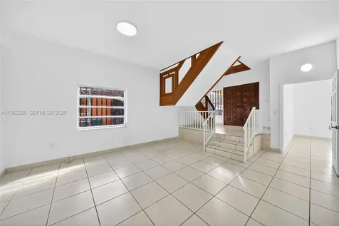 1285 W 42nd Place Hialeah FL 33012