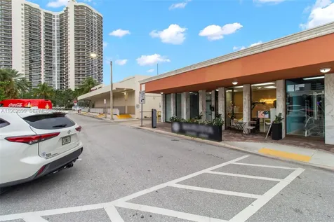NE 32 Street Fort Lauderdale FL 33308